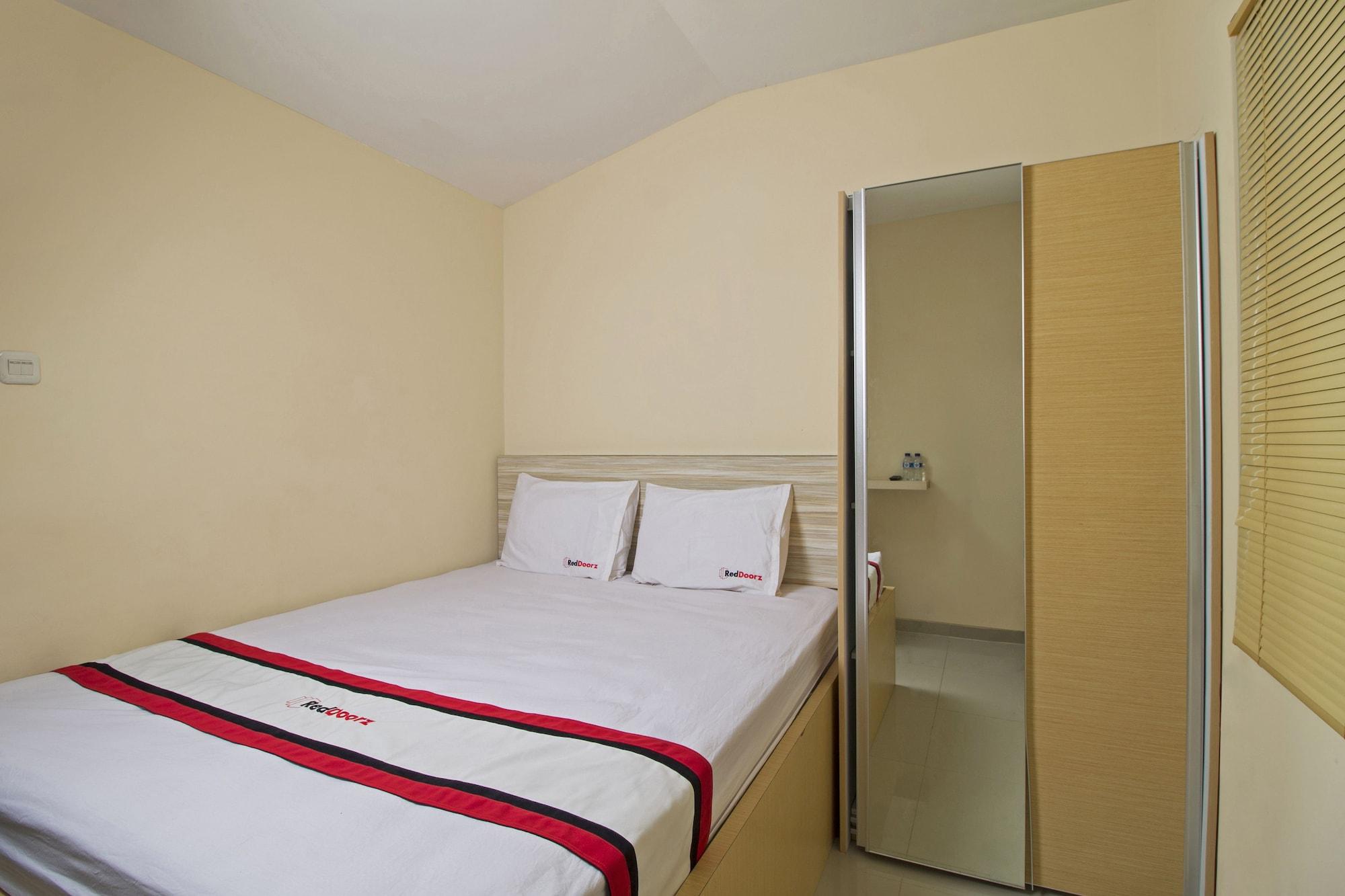 Reddoorz Plus @ Setiabudi Tengah Jakarta Exterior photo