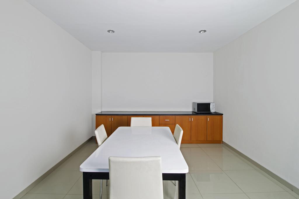 Reddoorz Plus @ Setiabudi Tengah Jakarta Exterior photo