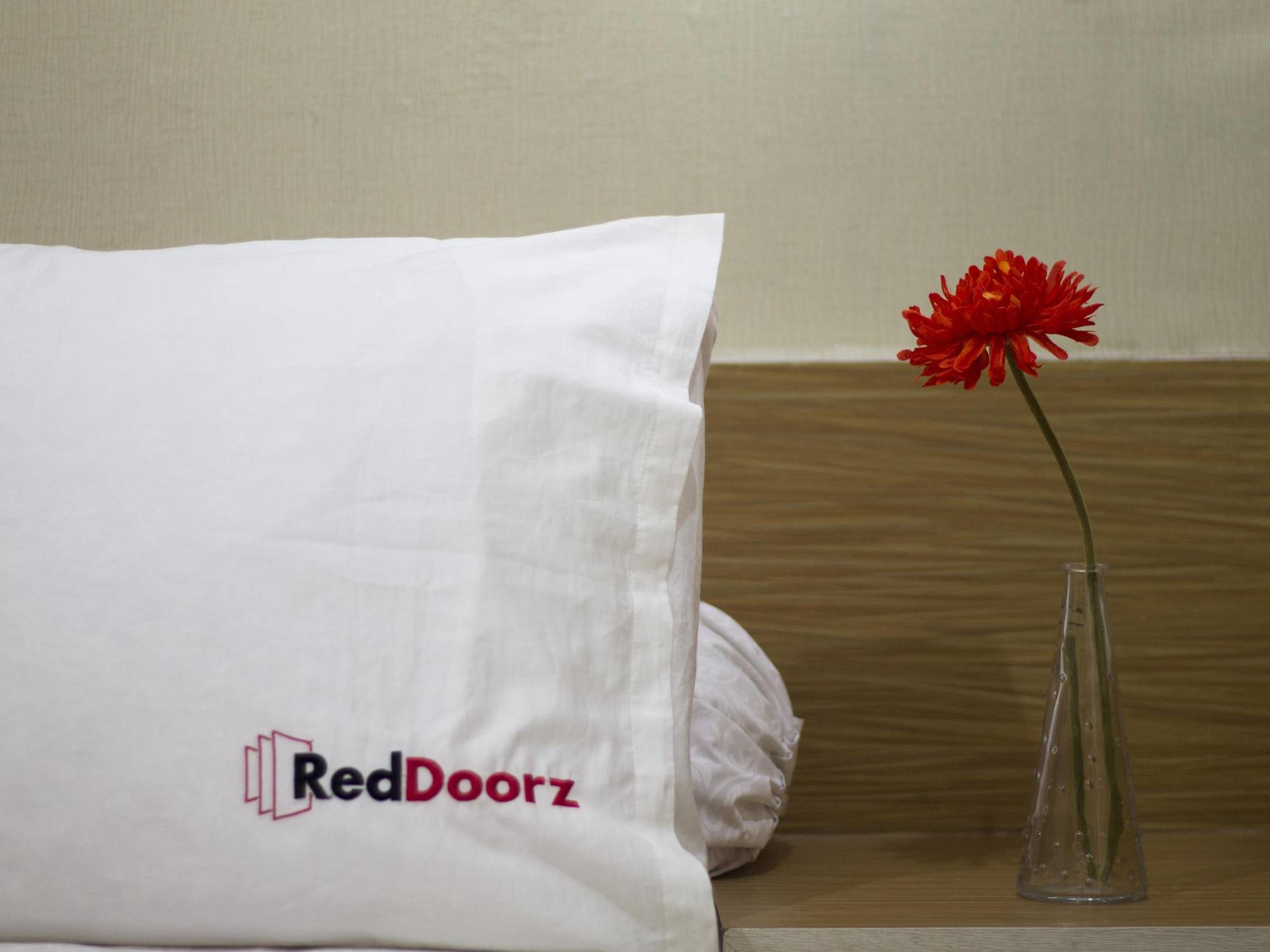 Reddoorz Plus @ Setiabudi Tengah Jakarta Exterior photo